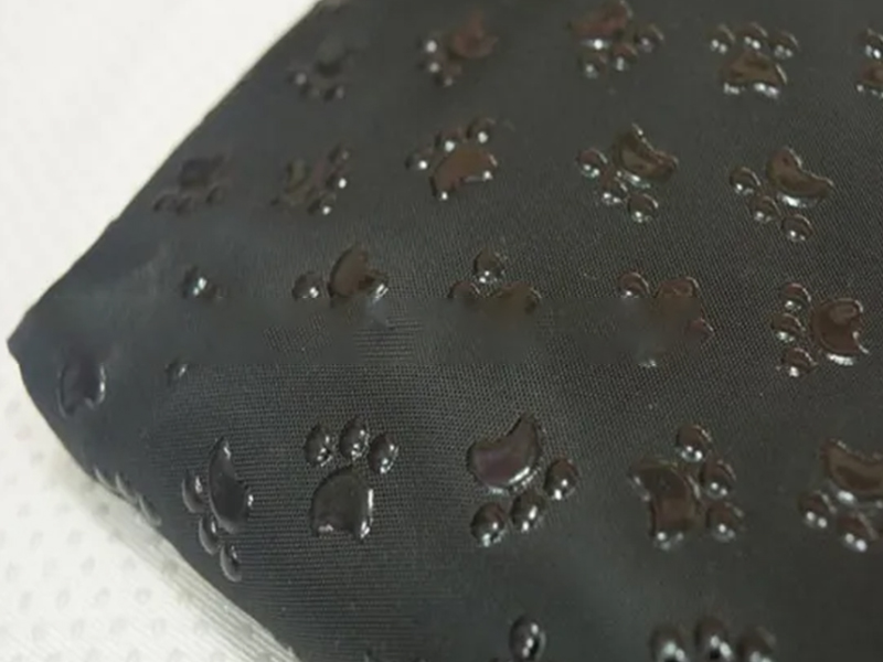 قماش غير قابل للانزلاق / قماش مضاد للانزلاق / قماش أكسفورد 210d 420d بوليستر مع Paw PVC DOT