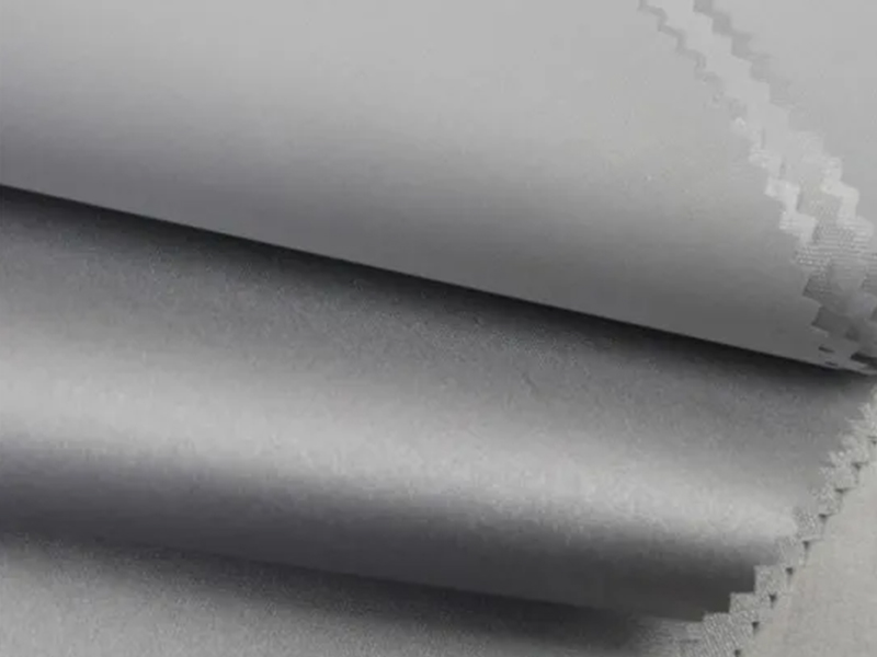 210d FDY أقمشة أكسفورد بوليستر مطلية بالفضة لغطاء TentCurtainCover